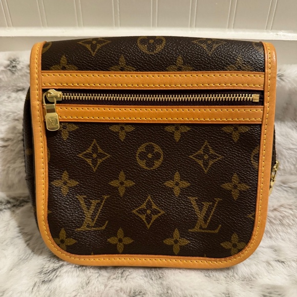 Louis Vuitton Monogram Bosphore Bum Bag Fanny Pack Belt Bag.   P0007 - Picture 4 of 14